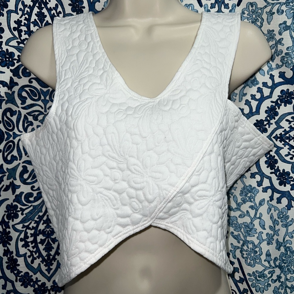 Womens Medium White Crop Top LIKE NEW